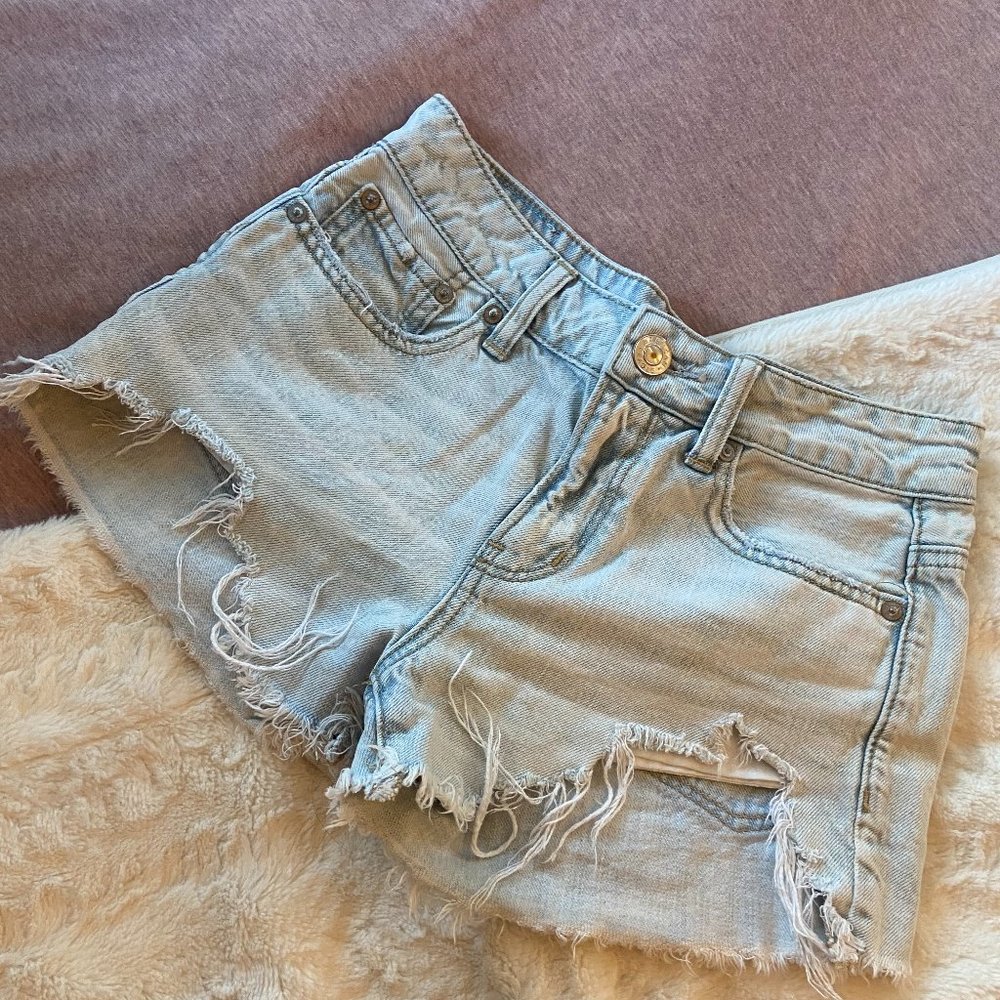 American Eagle Light Wash denim shorts